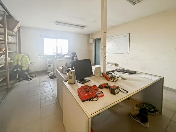 Entrepôt / local industriel Bourlens 511 m2 .