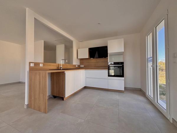 Location Maison 4 pièces 100 m2 à Nébian