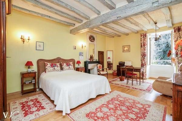 Maison à vendre 997 500 € Chinon 15 p 470 m² DPE D