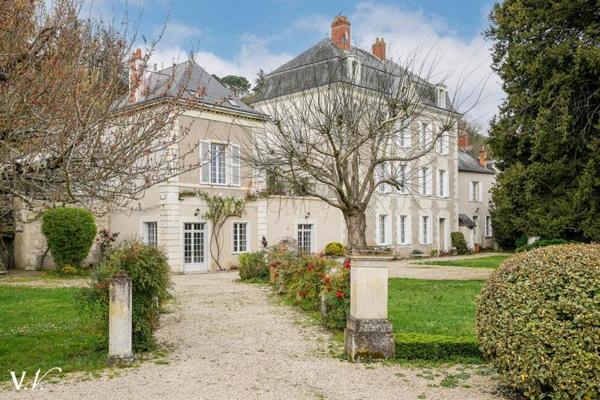 Maison à vendre 997 500 € Chinon 15 p 470 m² DPE D