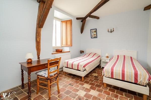 Maison à vendre 997 500 € Chinon 15 p 470 m² DPE D