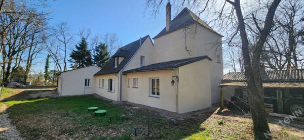 Superbe maison en pierres ! 6 chambres ! 11 761 m² de terrain !