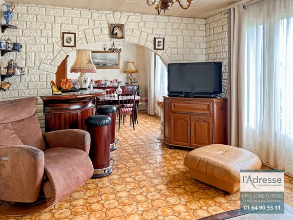 MAISON INDIVIDUELLE À RÉNOVER PROCHE DE LA NATURE ET DES ECOLES