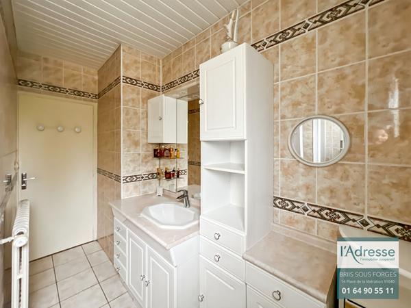 MAISON INDIVIDUELLE À RÉNOVER PROCHE DE LA NATURE ET DES ECOLES