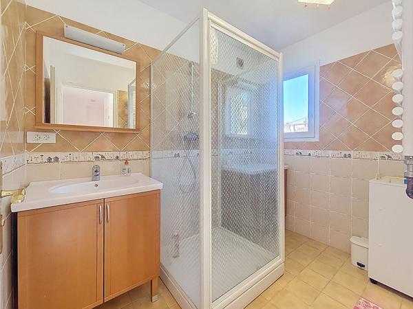 Belle bâtisse au charme provençale 5 pièce(s) 145.69m² 4 chambres sur terrain 1632m² 13013 Marseille