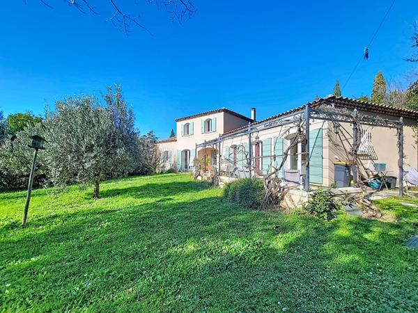 Belle bâtisse au charme provençale 5 pièce(s) 145.69m² 4 chambres sur terrain 1632m² 13013 Marseille