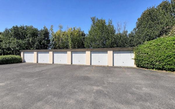 Immeuble à vendre    25 pièces • 545 m2 Anglet