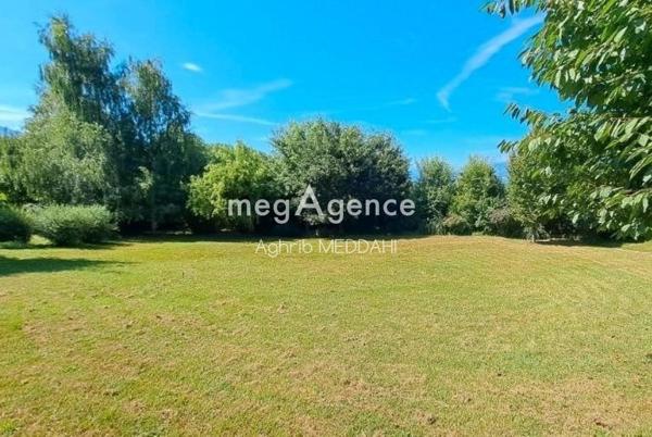 Terrain à SAINT-SULPICE-DE-ROYAN, 17200 - 1355m²