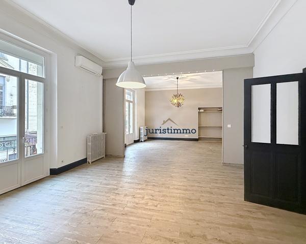 Orange (84100) BEL APPARTEMENT HAUSMANIEN LUMINEUX DE 158M² AVEC TERRASSE COUVERTE