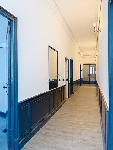 Orange (84100) BEL APPARTEMENT HAUSMANIEN LUMINEUX DE 158M² AVEC TERRASSE COUVERTE