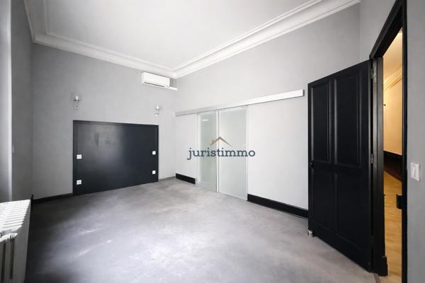 Orange (84100) BEL APPARTEMENT HAUSMANIEN LUMINEUX DE 158M² AVEC TERRASSE COUVERTE