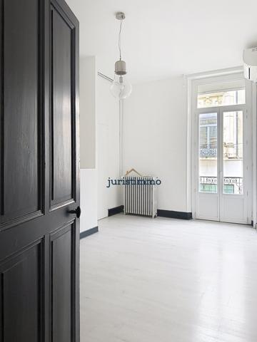 Orange (84100) BEL APPARTEMENT HAUSMANIEN LUMINEUX DE 158M² AVEC TERRASSE COUVERTE