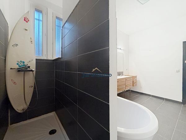 Orange (84100) BEL APPARTEMENT HAUSMANIEN LUMINEUX DE 158M² AVEC TERRASSE COUVERTE