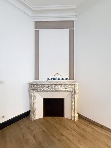 Orange (84100) BEL APPARTEMENT HAUSMANIEN LUMINEUX DE 158M² AVEC TERRASSE COUVERTE