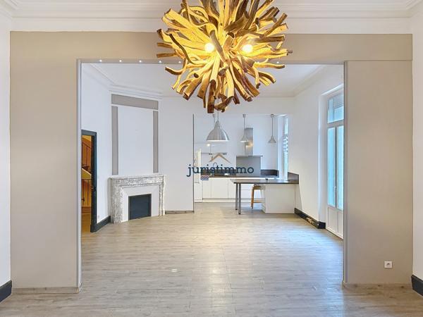 Orange (84100) BEL APPARTEMENT HAUSMANIEN LUMINEUX DE 158M² AVEC TERRASSE COUVERTE