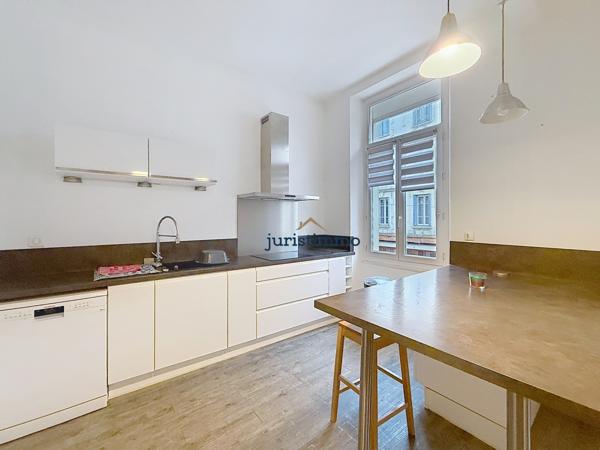 Orange (84100) BEL APPARTEMENT HAUSMANIEN LUMINEUX DE 158M² AVEC TERRASSE COUVERTE