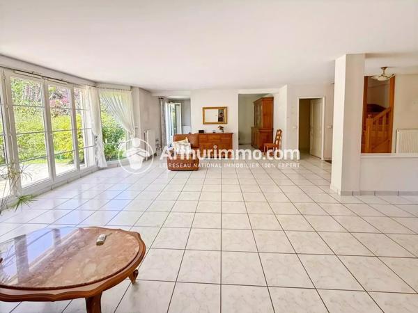 Vente Maison 6 pièces 170 m2 à Saint-Germain-Lès-Corbeil