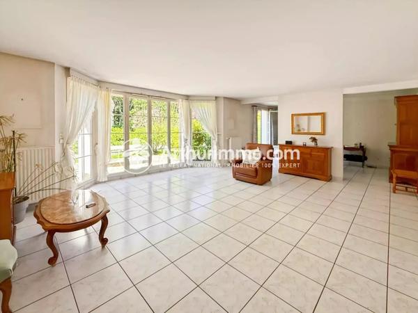 Vente Maison 6 pièces 170 m2 à Saint-Germain-Lès-Corbeil