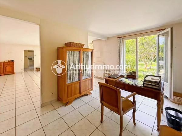 Vente Maison 6 pièces 170 m2 à Saint-Germain-Lès-Corbeil