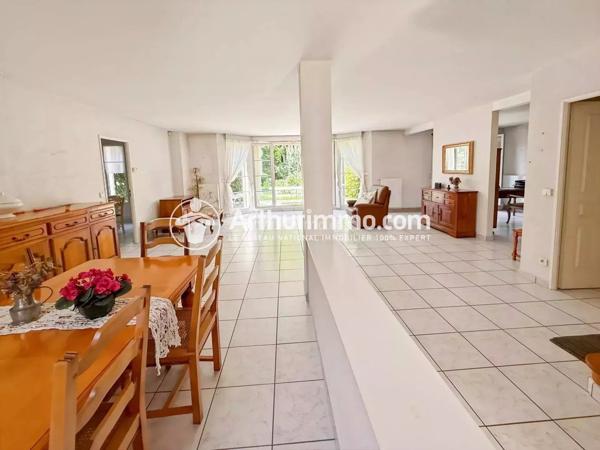 Vente Maison 6 pièces 170 m2 à Saint-Germain-Lès-Corbeil