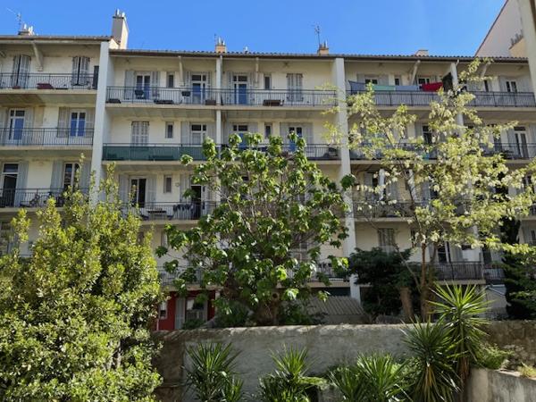 Marseille (13007) VENTE APPARTEMENT 70,85 M2 TYPE 3 TRAVERSANT RÉNOVÉ BD LIVON CATALANS 13007 MARSEILLE