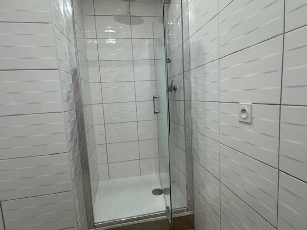 Marseille (13007) VENTE APPARTEMENT 70,85 M2 TYPE 3 TRAVERSANT RÉNOVÉ BD LIVON CATALANS 13007 MARSEILLE