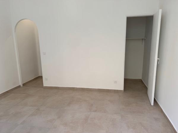 Marseille (13007) VENTE APPARTEMENT 70,85 M2 TYPE 3 TRAVERSANT RÉNOVÉ BD LIVON CATALANS 13007 MARSEILLE