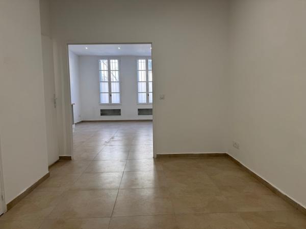 Marseille (13007) VENTE APPARTEMENT 70,85 M2 TYPE 3 TRAVERSANT RÉNOVÉ BD LIVON CATALANS 13007 MARSEILLE