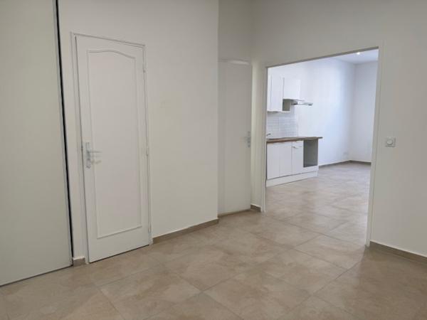 Marseille (13007) VENTE APPARTEMENT 70,85 M2 TYPE 3 TRAVERSANT RÉNOVÉ BD LIVON CATALANS 13007 MARSEILLE