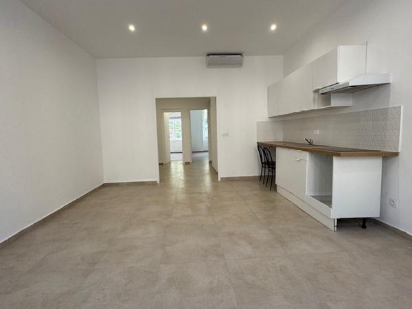 Marseille (13007) VENTE APPARTEMENT 70,85 M2 TYPE 3 TRAVERSANT RÉNOVÉ BD LIVON CATALANS 13007 MARSEILLE