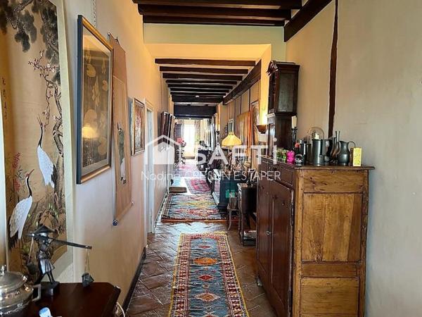 Belle demeure du XV -ème siècle au charme authentique