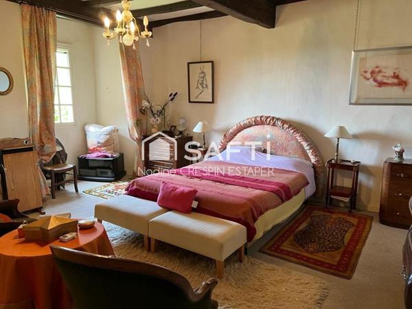 Belle demeure du XV -ème siècle au charme authentique