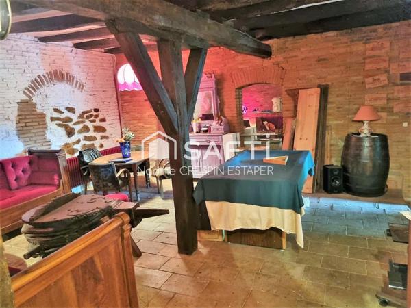 Belle demeure du XV -ème siècle au charme authentique