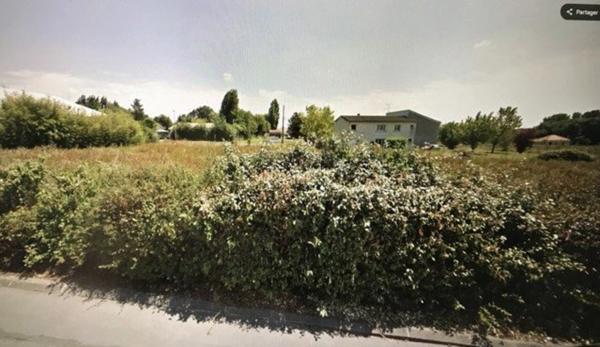 Terrain 3200 m² à vendre MONTLIEU LA GARDE (17)