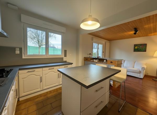 Maison à vendre à Landivisiau de 127 m2 -7 pièces, 4 chambres