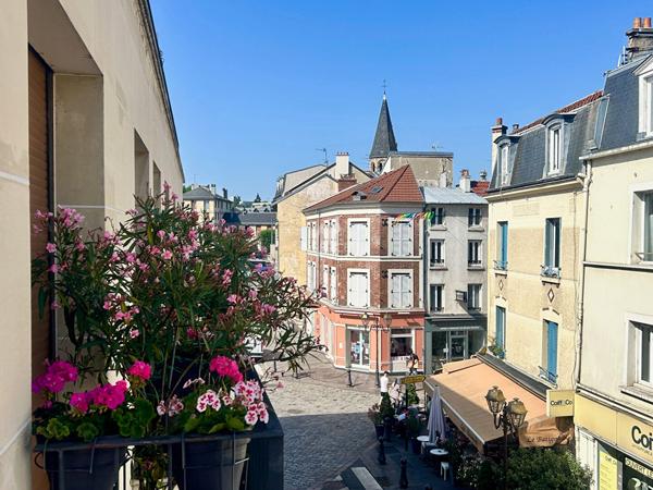 Appartement Poissy 4 pièce(s) 334 000 € **  - Référence  9320