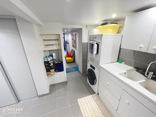 RARE - CHARLY - Maison familiale 5 Chambres de 175 m² avec piscine et pool house – secteur résidentiel