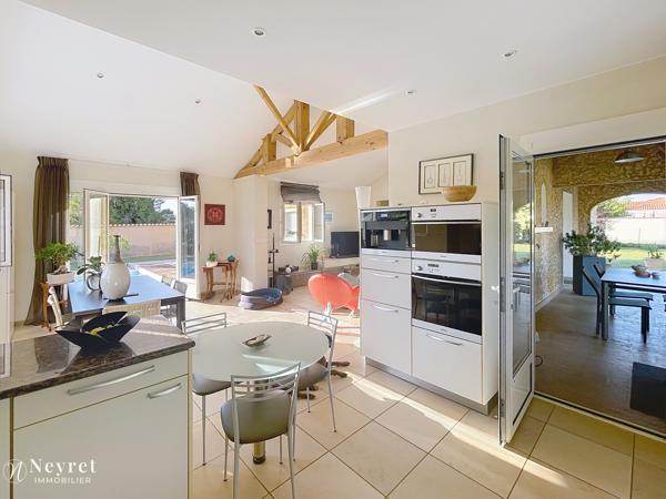 RARE - CHARLY - Maison familiale 5 Chambres de 175 m² avec piscine et pool house – secteur résidentiel