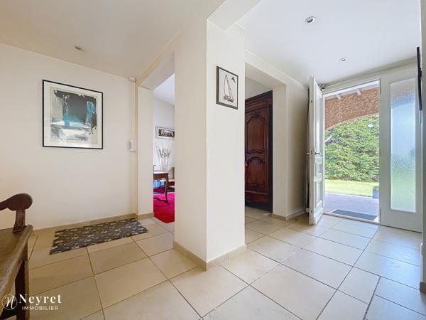 RARE - CHARLY - Maison familiale 5 Chambres de 175 m² avec piscine et pool house – secteur résidentiel
