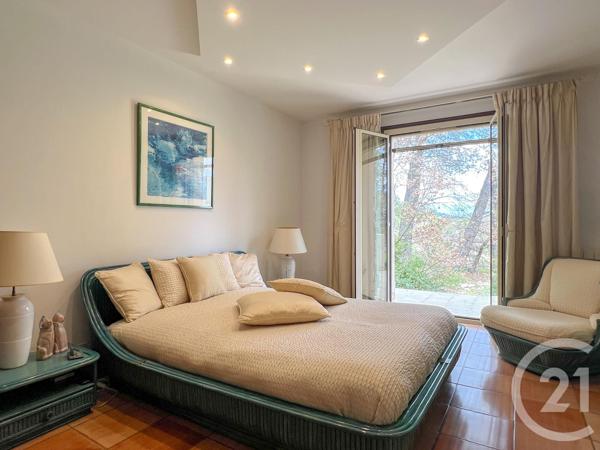 Maison à vendre  10 pièces - 239,37 m2 ROGNES - 13