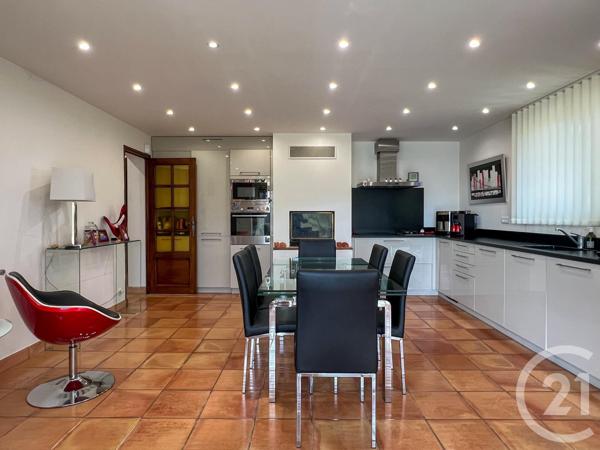 Maison à vendre  10 pièces - 239,37 m2 ROGNES - 13