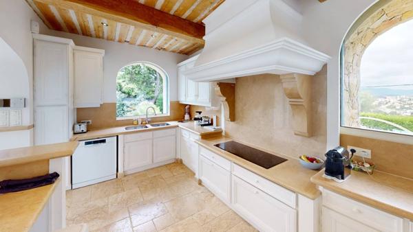 EXCEPTIONNELLE PROPRIETE LUXUEUSE ET DE CARACTERE