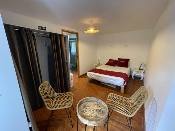 Maison mitoyenne 1 côté Plouigneau 72 m²