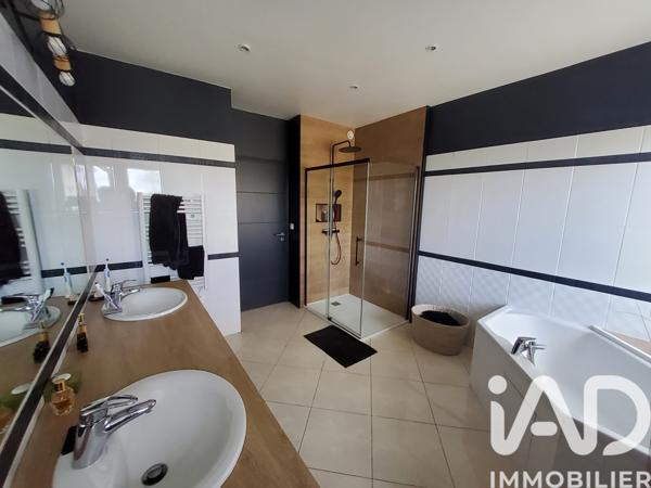 Maison à vendre 8 pièces 373 m² Écouflant