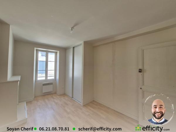 Immeuble
        
        - 110 m² 109 900 € *