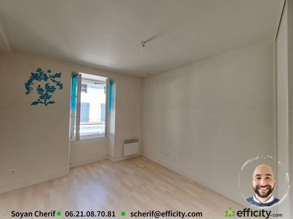 Immeuble
        
        - 110 m² 109 900 € *