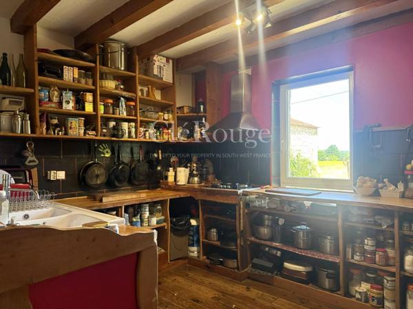 Proche Duras et Eymet- Maison en pierre de 4 chambres avec dépendances