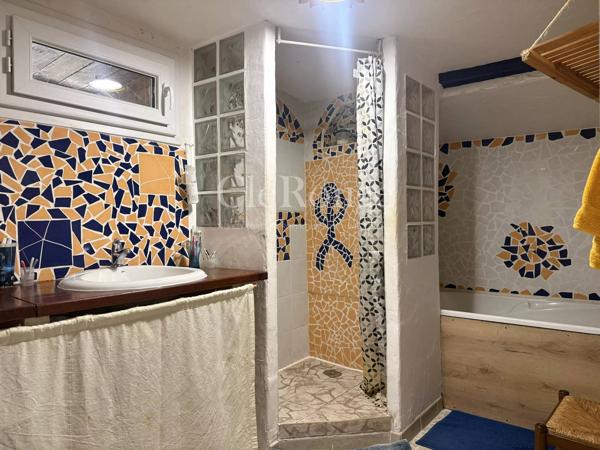 Proche Duras et Eymet- Maison en pierre de 4 chambres avec dépendances