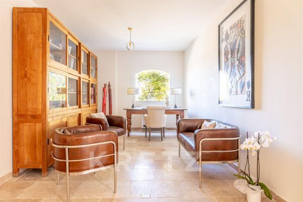 Exclusivité. Propriété d’exception de 235 m2, vue panoramique, aux portesd’Aix-en-Provence