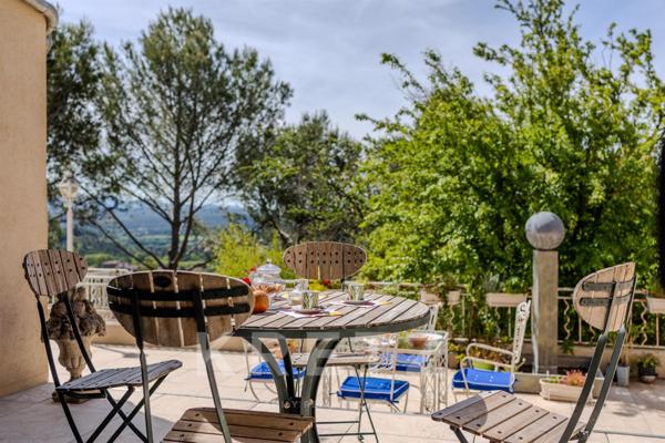 Exclusivité. Propriété d’exception de 235 m2, vue panoramique, aux portesd’Aix-en-Provence